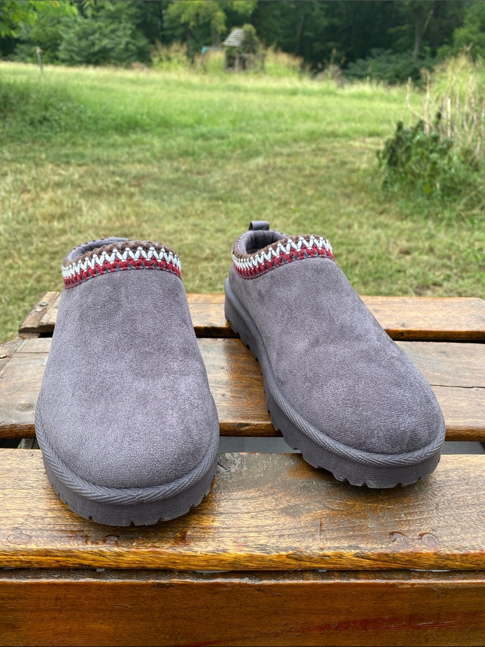 Cozy Jessica Carlyle Women's Size 6 Gray Slip-On Suede Clog with Knit Trim